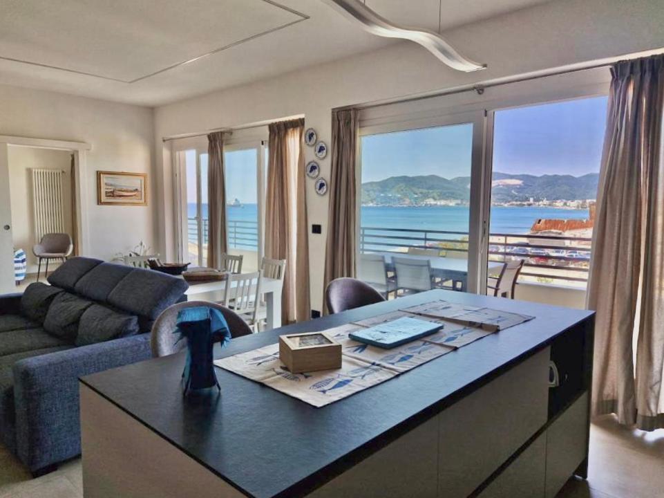 Un Affaccio Sul Mare Savona